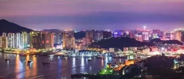 澳头夜景,一城繁华半城海 澳头夜景,一城繁华半城海